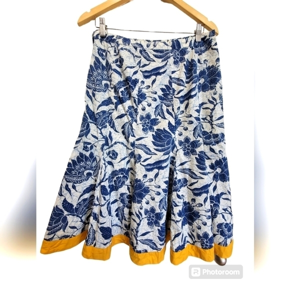 Size 8 100% Cotton Paisley Navy Blue Gold Flared Midi Skirt - Picture 2 of 6